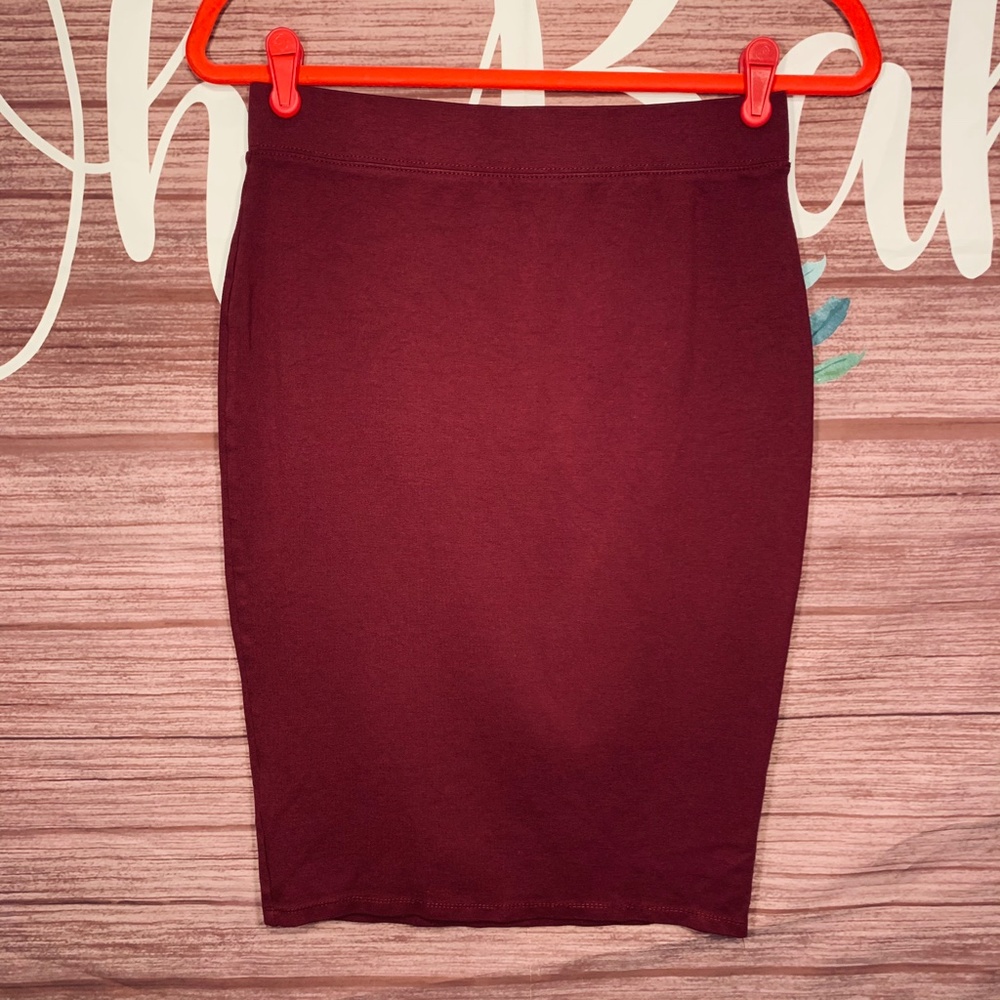 Love Culture Bodycon Midi Pencil Skirt in Wine